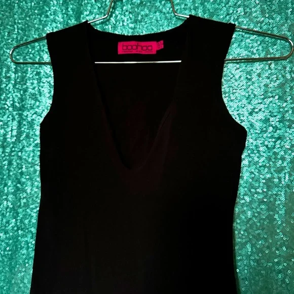 Boohoo Little Black Dress / Plunge Neck Bodycon Midi Dress for ladies size 2 - Picture 2 of 12